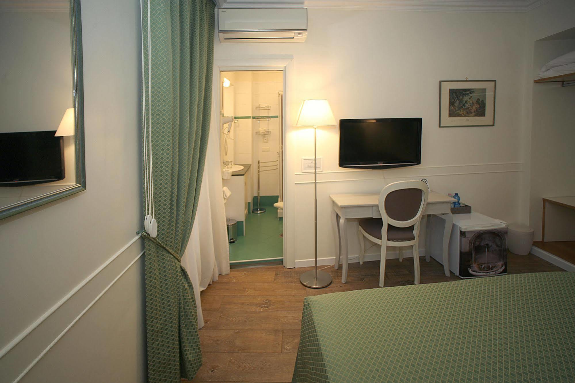 Residenza Ponte Sant'Angelo Hotel Rome Exterior photo